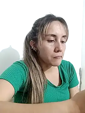 Snapshot of Isabel23zr chatting on 8, 1, 2025 Isabel23zr online show from 8, 1, 2025