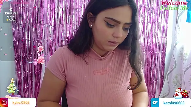 Snapshot of karol_9 chatting on 19, 12, 2024 karol 9 online show from 19, 12, 2024