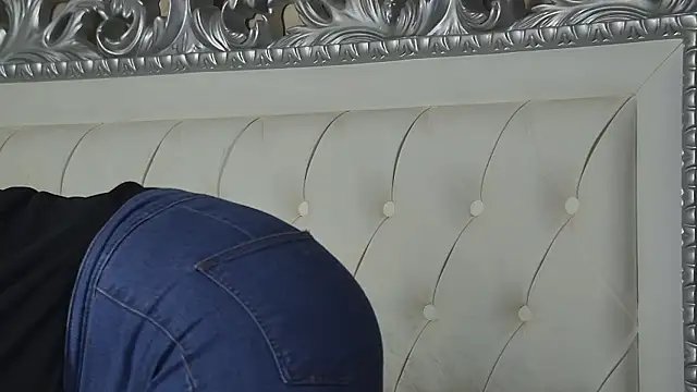 AliceMunro online show from 4, 3, 2026