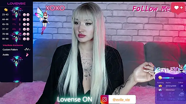 Snapshot of Eva_Evile chatting on 6, 12, 2024 Eva Evile online show from 6, 12, 2024