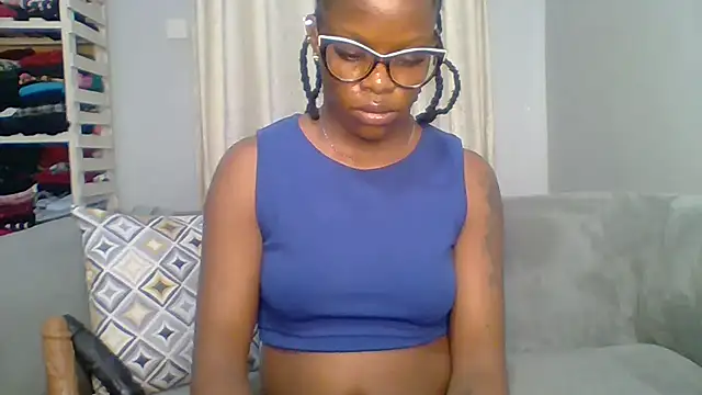 Petite 254 online show from 7, 4, 2026