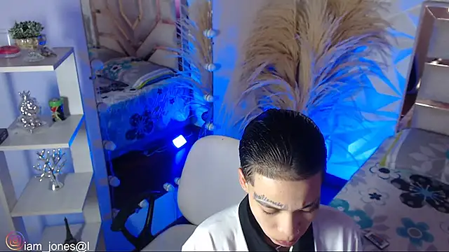 Jonesliam23 online show from 12, 3, 2026