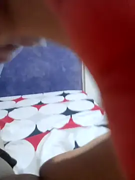 Snapshot of isaReyes chatting on 17, 10, 2025 isaReyes online show from 17, 10, 2025