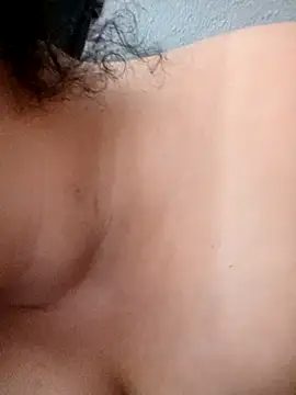 Snapshot of isaReyes chatting on 25, 10, 2025 isaReyes online show from 25, 10, 2025