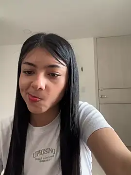 Snapshot of Liissa_cute_ chatting on 27, 7, 2026 Liissa cute online show from 27, 7, 2026