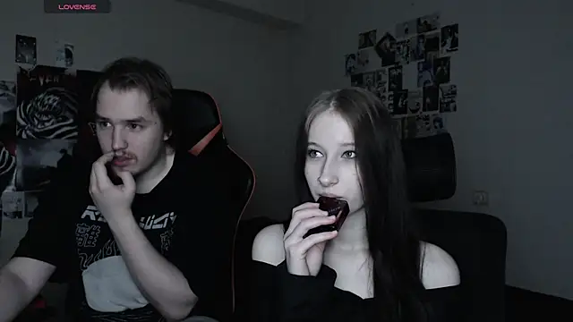 Snapshot of camcoupbang chatting on 1, 2, 2025 camcoupbang online show from 1, 2, 2025