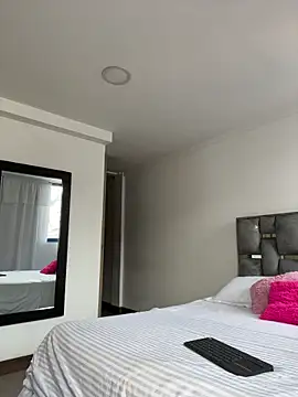 LauraCadwell online show from 16, 1, 2026