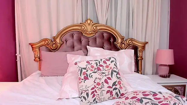 Snapshot of beauty_luna18 chatting on 7, 1, 2026 beauty luna18 online show from 7, 1, 2026