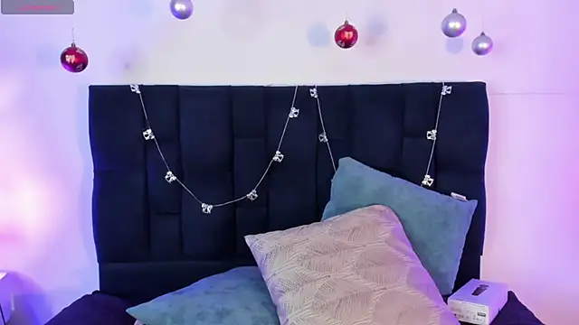 Snapshot of Viioletsky chatting on 7, 12, 2024 Viioletsky online show from 7, 12, 2024