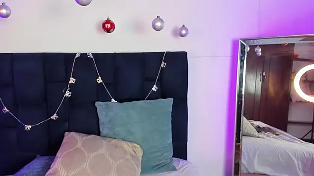 Snapshot of Viioletsky chatting on 12, 12, 2024 Viioletsky online show from 12, 12, 2024