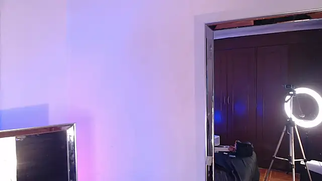 Snapshot of Viioletsky chatting on 8, 1, 2025 Viioletsky online show from 8, 1, 2025