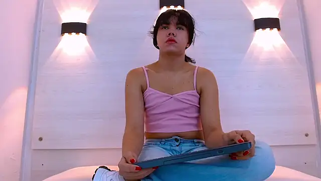 AndreaGil  online show from 15, 12, 2025