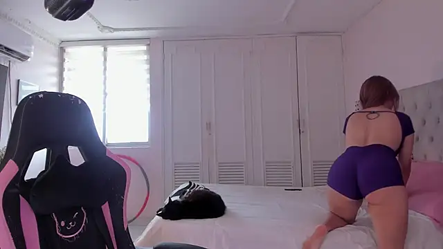 SweetJennaa online show from 24, 10, 2025