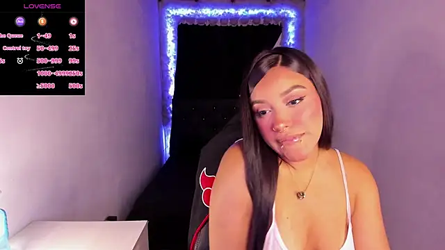 Snapshot of Mariana_Hasper_ chatting on 20, 12, 2024 Mariana Hasper  online show from 20, 12, 2024