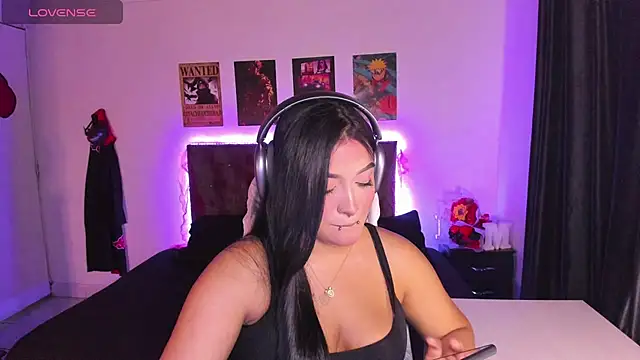 Snapshot of Mariana_Hasper_ chatting on 4, 10, 2025 Mariana Hasper  online show from 4, 10, 2025