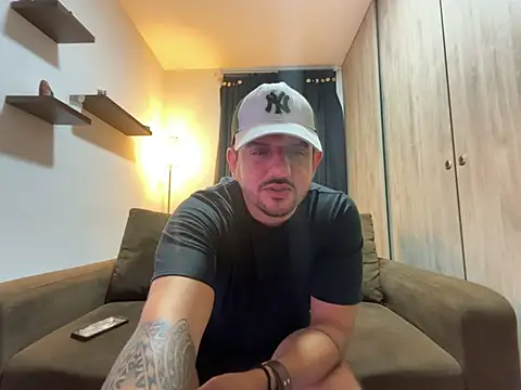 Snapshot of arthur_94 chatting on 2, 7, 2026 arthur 94 online show from 2, 7, 2026