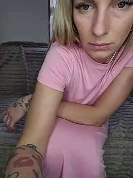 Snapshot of Lydie_off chatting on 5, 3, 2026 Lydie off online show from 5, 3, 2026