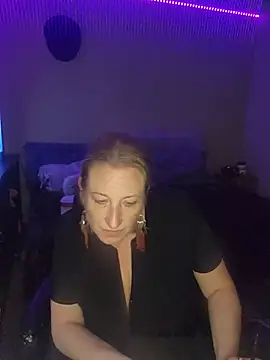 lilyhornyhousewife online show from 28, 7, 2026