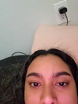 Snapshot of cinnaminnie chatting on 20, 12, 2025 cinnaminnie online show from 20, 12, 2025