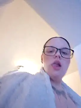 Jujuicy 97 online show from 1, 4, 2026