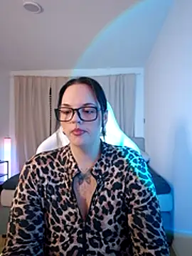 Jujuicy 97 online show from 11, 4, 2026