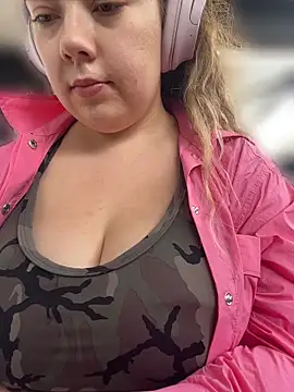 Snapshot of brooklynivy chatting on 19, 5, 2026 brooklynivy online show from 19, 5, 2026