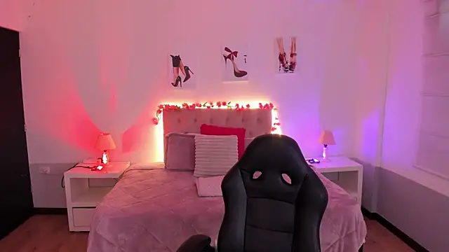 Snapshot of _Charlotte_evans_1 chatting on 8, 10, 2025 Charlotte evans 1 online show from 8, 10, 2025