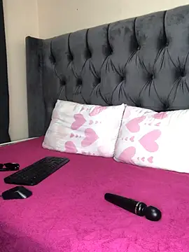 Anaelle24 online show from 17, 2, 2026