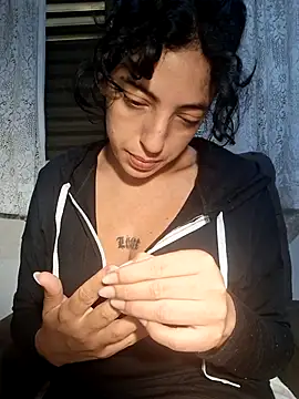 Sweet-diamondxxx online show from 15, 4, 2026