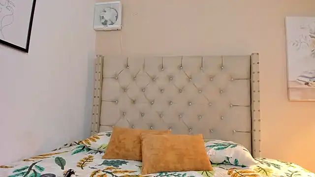 vanesasexyhot21 online show from 1, 4, 2026