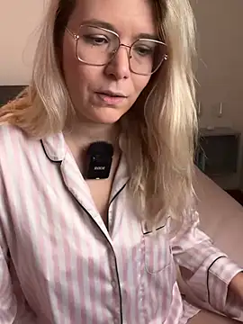 EmyLana online show from 3, 2, 2026