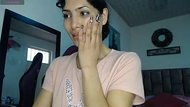 Lanna hott  online show from 5, 3, 2026