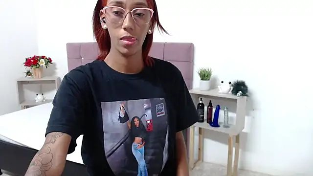 Snapshot of ZashaRomero chatting on 11, 2, 2025 ZashaRomero online show from 11, 2, 2025