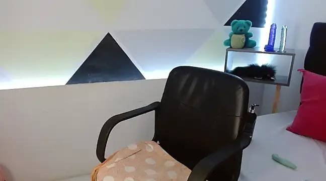 Snapshot of ZashaRomero chatting on 22, 2, 2025 ZashaRomero online show from 22, 2, 2025