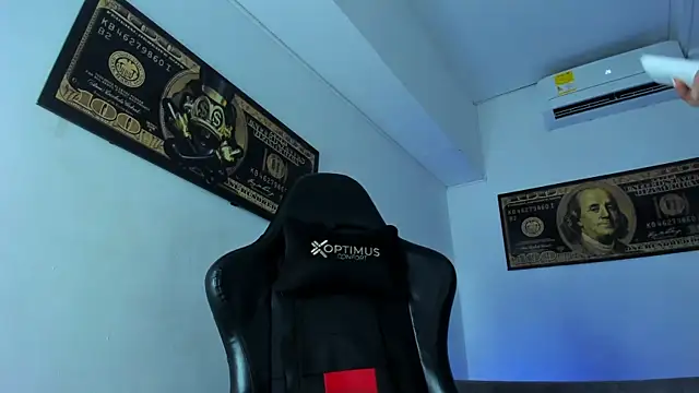 SaraRoy  online show from 4, 3, 2025