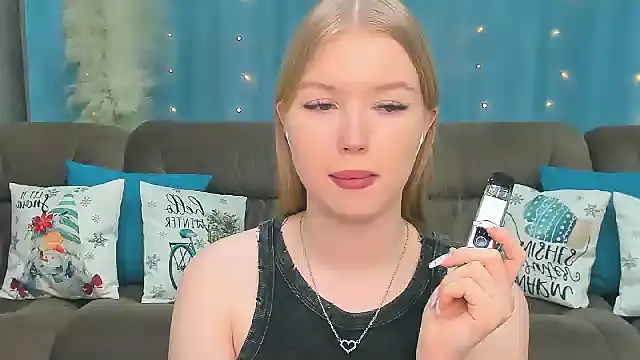 shy  lady online show from 15, 12, 2024