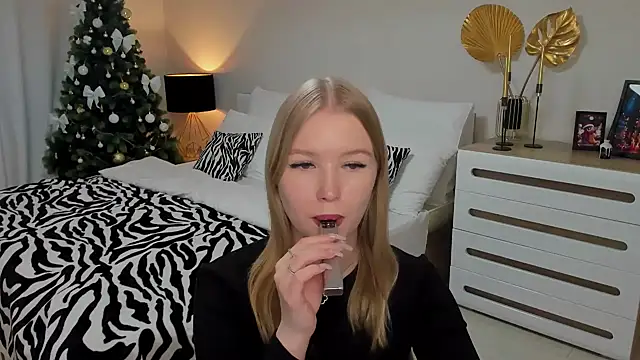 shy  lady online show from 10, 1, 2025