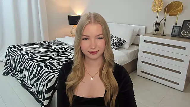 Snapshot of shy__lady chatting on 14, 6, 2026 shy lady online show from 14, 6, 2026