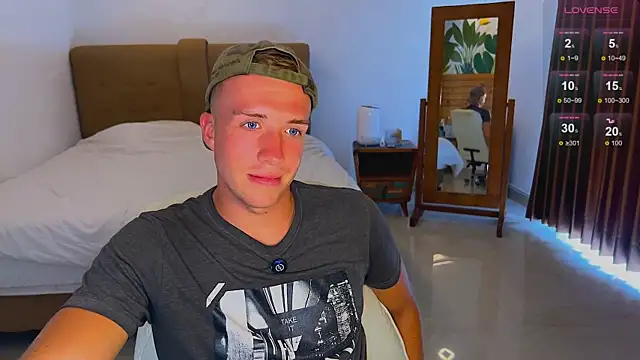 Snapshot of tommy_cumfinger chatting on 20, 9, 2025 tommy cumfinger online show from 20, 9, 2025