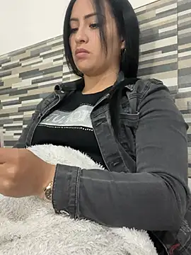 Sara luna  online show from 12, 7, 2026