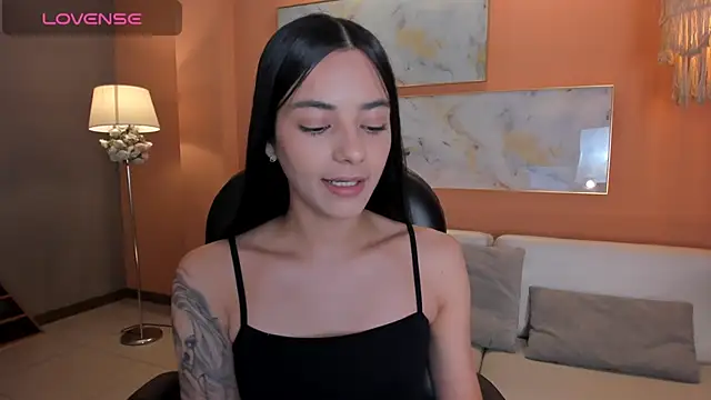 Snapshot of HannahJamesX chatting on 17, 2, 2025 HannahJamesX online show from 17, 2, 2025