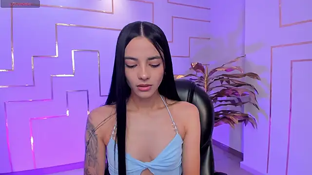 Snapshot of HannahJamesX chatting on 9, 9, 2025 HannahJamesX online show from 9, 9, 2025