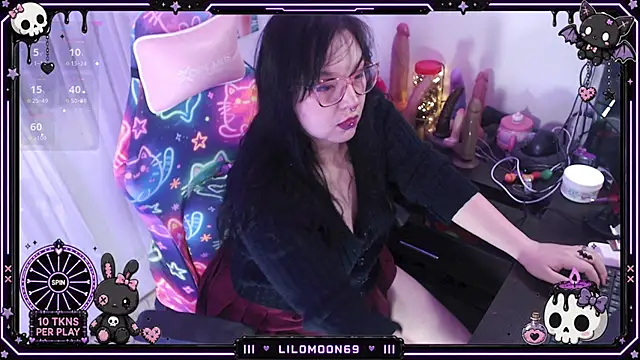 Snapshot of LiloMoon69 chatting on 15, 6, 2026 LiloMoon69 online show from 15, 6, 2026