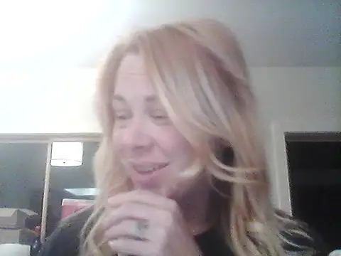 Snapshot of burrkitty chatting on 13, 10, 2025 burrkitty online show from 13, 10, 2025