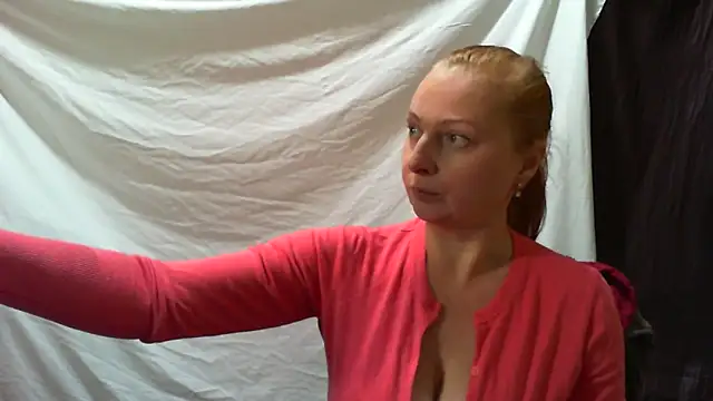 Redheadgreeneyed-maks online show from 16, 10, 2025