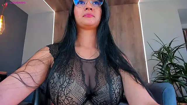 Snapshot of NatyFerrer_ chatting on 27, 12, 2024 NatyFerrer online show from 27, 12, 2024