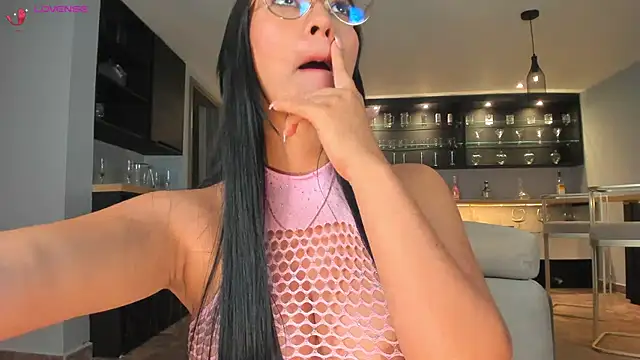 Snapshot of NatyFerrer_ chatting on 10, 1, 2025 NatyFerrer online show from 10, 1, 2025