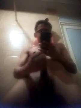 Snapshot of VL25DN26 chatting on 8, 3, 2025 VL25DN26 online show from 8, 3, 2025