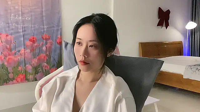 Snapshot of -rosiie- chatting on 28, 2, 2025 -rosiie- online show from 28, 2, 2025