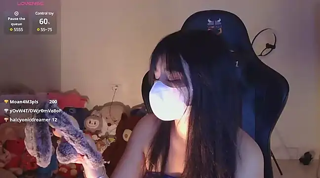 Snapshot of TimmyZi chatting on 19, 12, 2024 TimmyZi online show from 19, 12, 2024